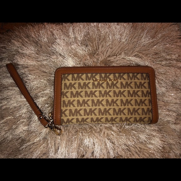 Michael Kors Jet Set Travel Phone Wallet Wristlet - Picture 4 of 16